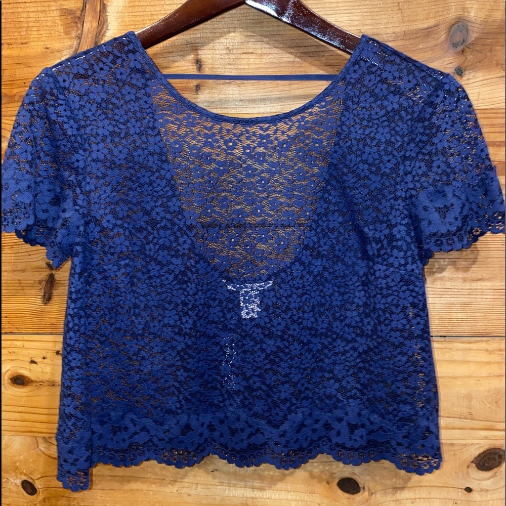 VS ALL LACE CROP TOP NAVY SIZE SMALL